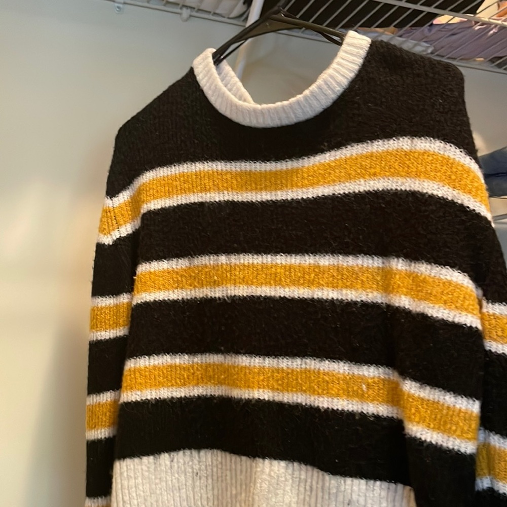 Sweater - Picture 2 of 4